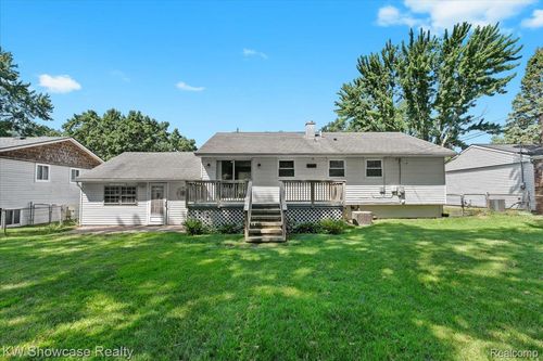 2370 Roselawn St, Wolverine Lake, MI, 48390-1941 | Card Image