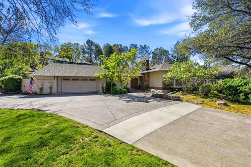 8860 Auburn Valley Road, Auburn, CA, 95602 | Card Image