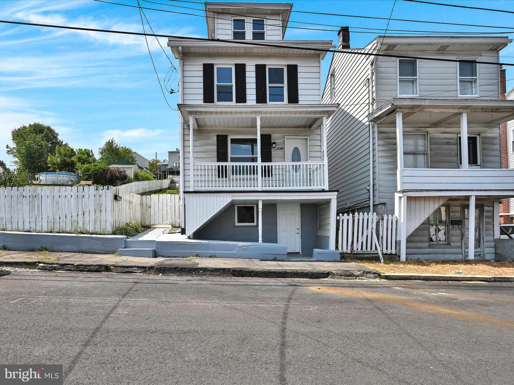 Broad St, Saint Clair, PA 17970