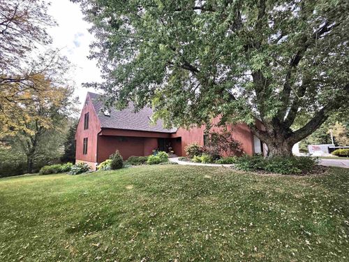 17962 224th St, Manchester, IA, 52057-8644 | Card Image