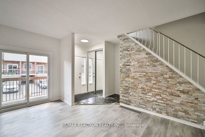 7 - 152 Homestead Rd, Condo with 3 bedrooms, 2 bathrooms and 2 parking in Toronto ON | Image 3