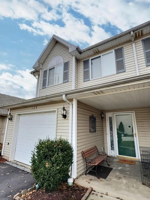 125 Beacon Dr, Hobart, IN, 46342-5174 | Card Image