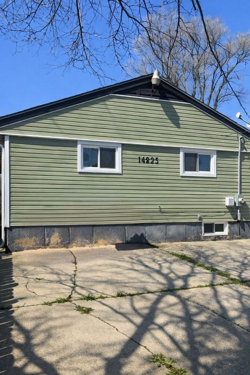 14825 Maplewood Ave, Harvey, IL, 60426-1326 | Card Image