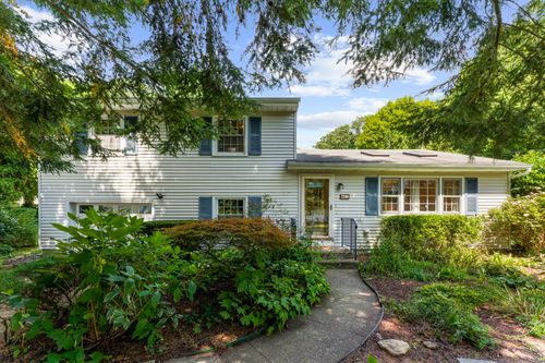 3 Milton Rd, Quaker Hill, CT, 06375-1318 | Card Image