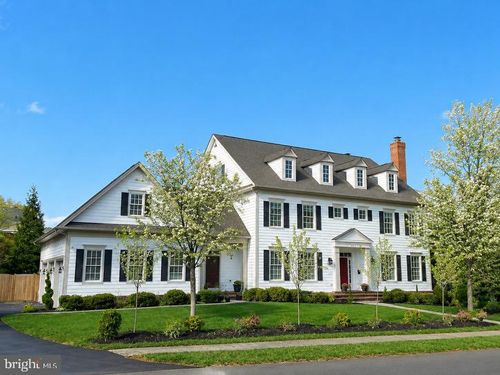 904 Locust St, Herndon, VA, 20170-4947 | Card Image