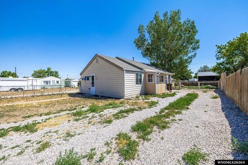 115 N 5th Ave, Mills, WY, 82604-2454 | Card Image