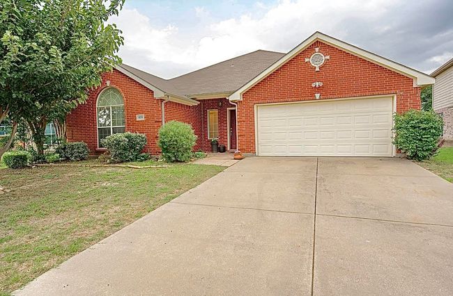 8729 Shavano Dr, House other with 3 bedrooms, 2 bathrooms and null parking in Fort Worth TX | Image 25
