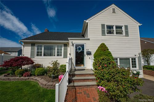 1 Marlboro Ave, Massapequa, NY, 11758-2428 | Card Image