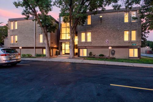 10c-4030 15th Ave S, Minneapolis, MN, 55407-3376 | Card Image