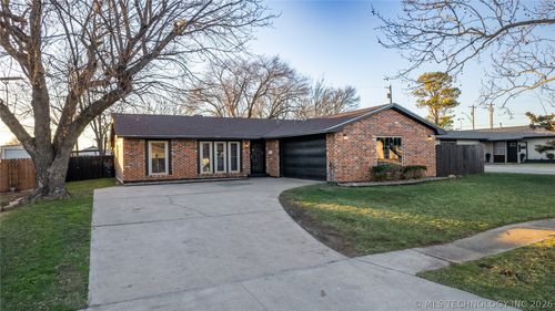 1107 Osage St, Ardmore, OK, 73401-2223 | Card Image