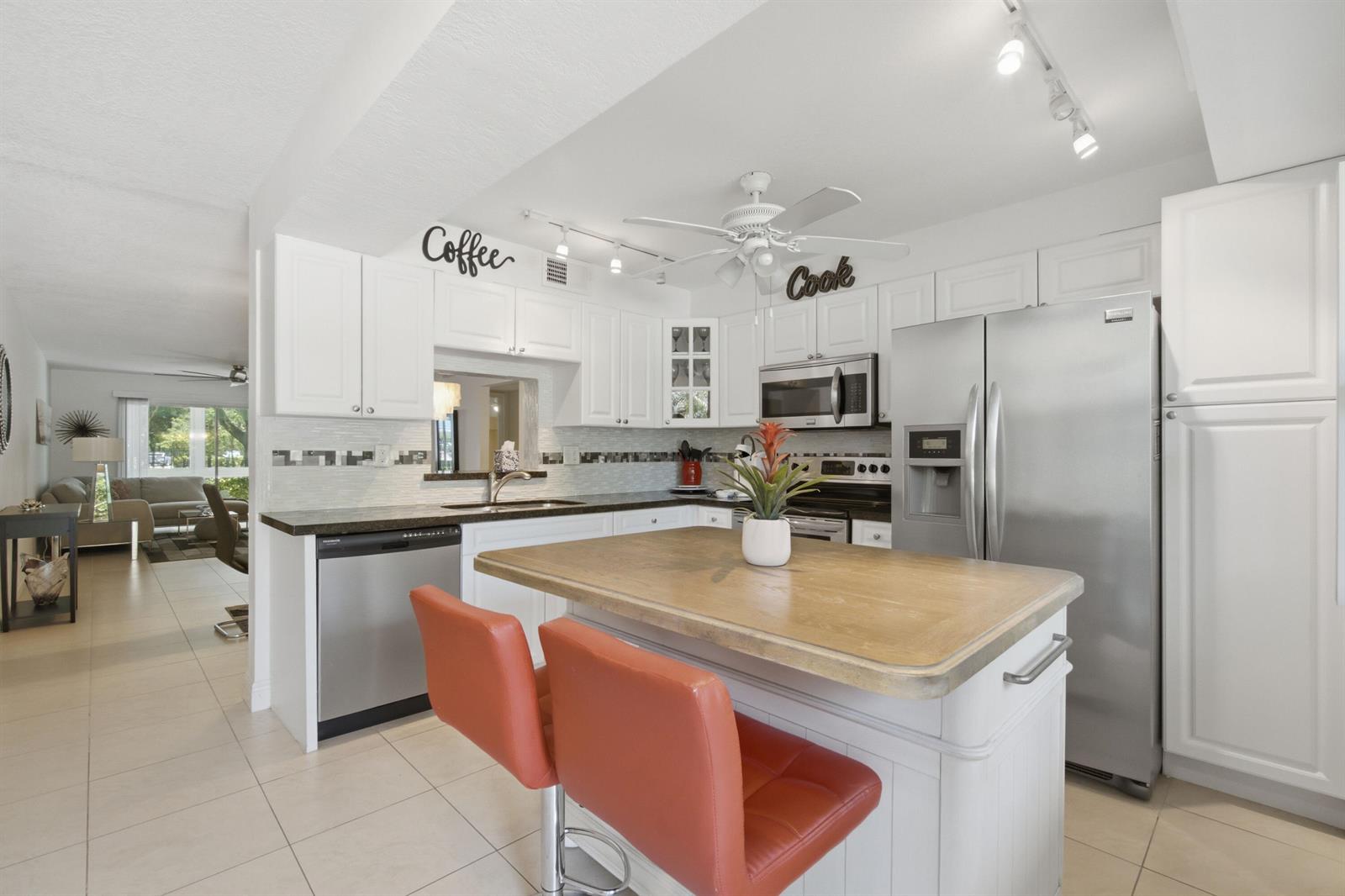 Residential Lease in Coconut Creek 3