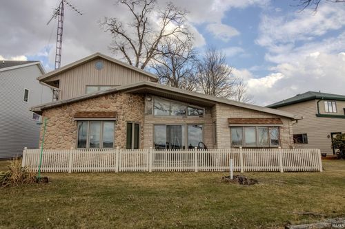 6105 S State Road 10, Knox, IN, 46534-7819 | Card Image