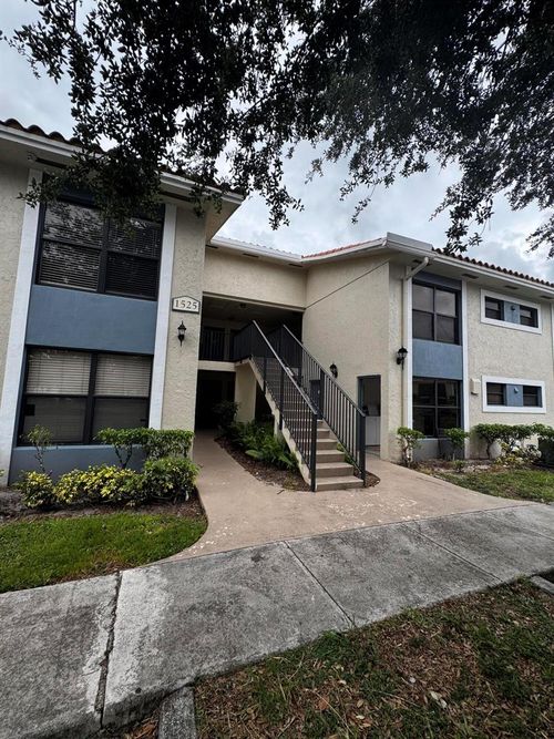 c-1525 Lake Crystal Dr, West Palm Beach, FL, 33411-2061 | Card Image