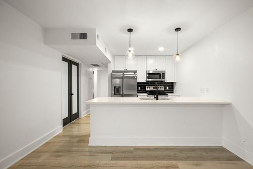 apt-103-909 Reinli St, Austin, TX, 78751-1500 | Card Image
