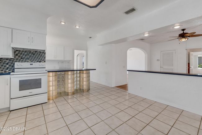 808 S Beach St, House other with 3 bedrooms, 3 bathrooms and null parking in ORMOND BEACH FL | Image 37