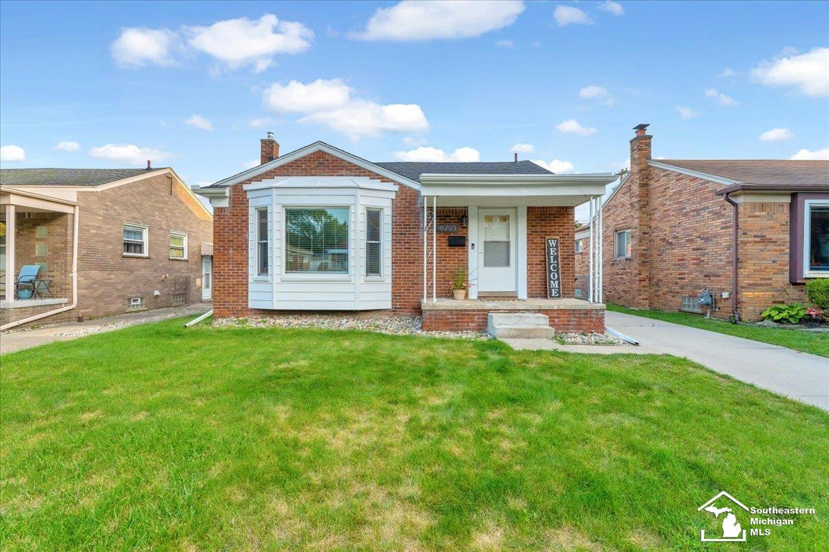 Grey Ave, Allen Park, MI 48101