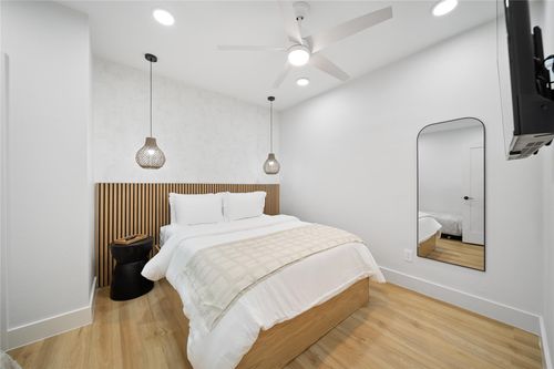 2-4704 Park Drive, Houston, TX, 77023 | Card Image