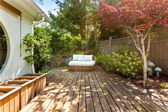 931 Mesher Pl, House other with 3 bedrooms, 3 bathrooms and 4 parking in Esquimalt BC | Image 36