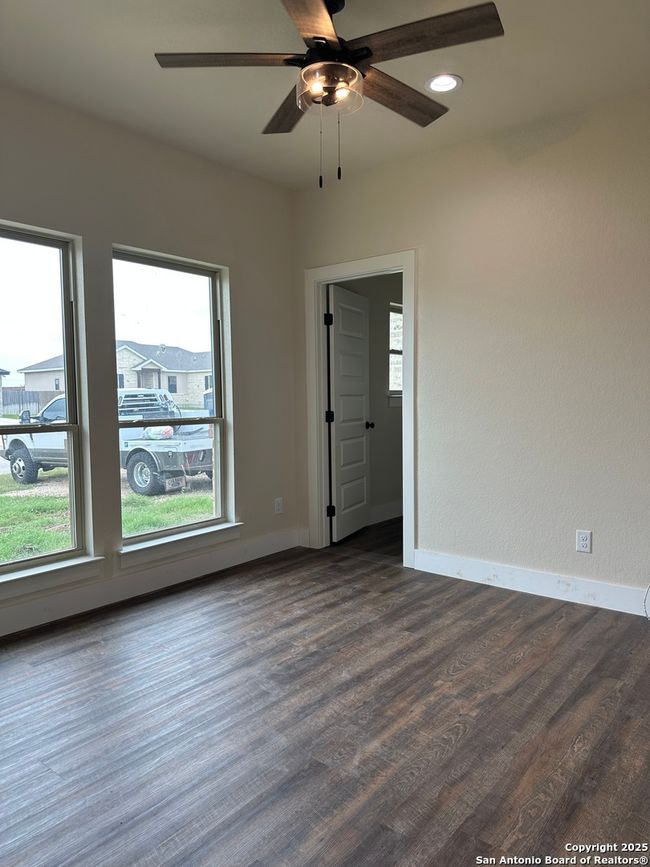 720 N Dickson St, House other with 4 bedrooms, 2 bathrooms and null parking in Poth TX | Image 11