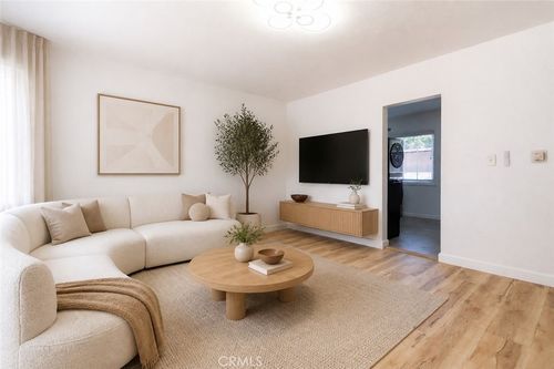 3249 W 134th St, Hawthorne, CA, 90250-6311 | Card Image
