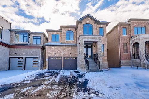 207 Fallharvest Way, Stouffville, ON, L4A5C2 | Card Image