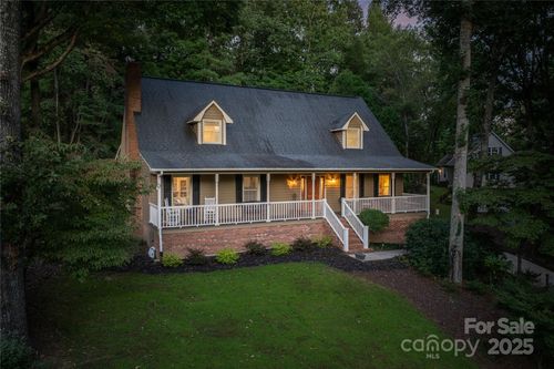 1010 Wellington Ct, Lenoir, NC, 28645-8200 | Card Image