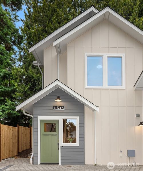 a-11524 38th Ave Ne, Seattle, WA, 98125-5706 | Card Image