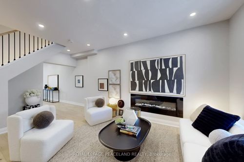 101 Marchmount Rd, Toronto, ON, M6G2B2 | Card Image