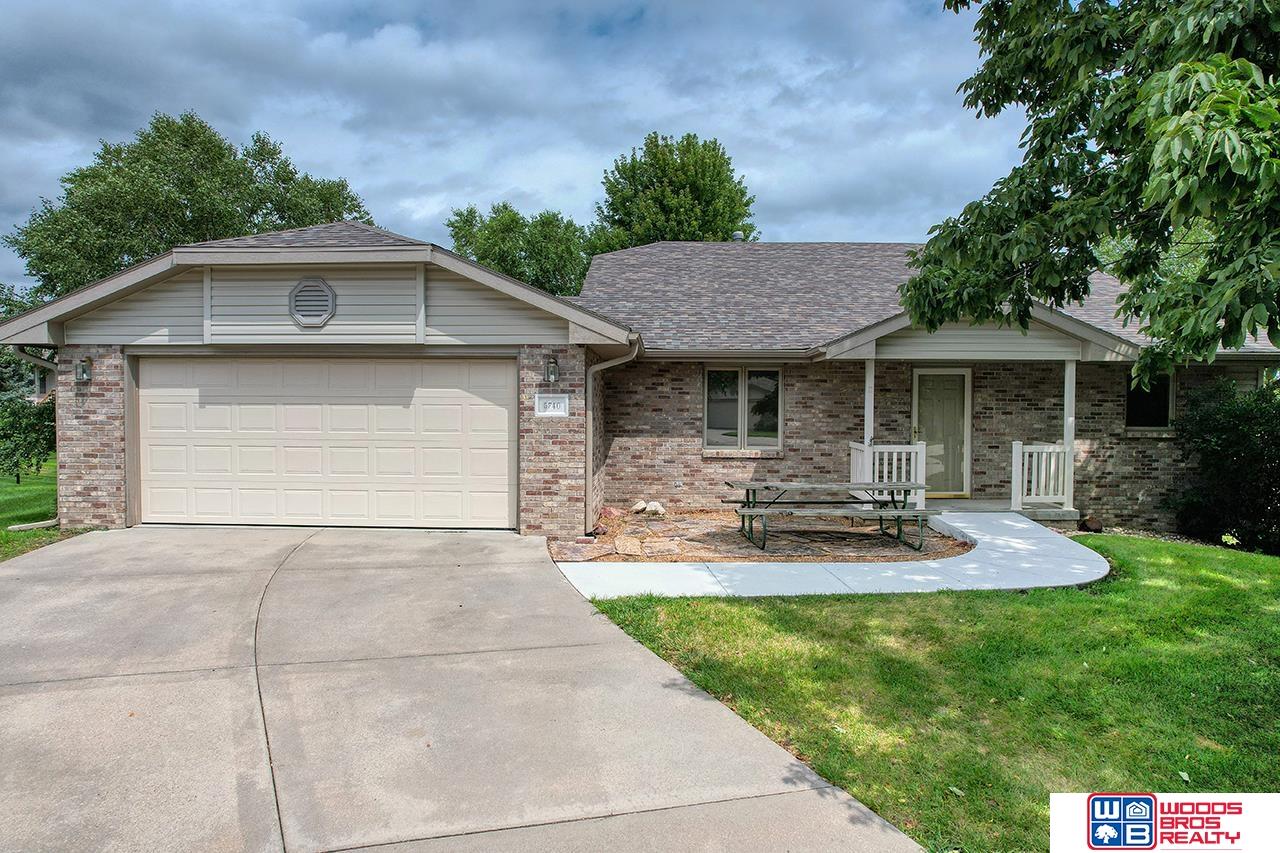 Shadow Pines Ct, Lincoln, NE 68516