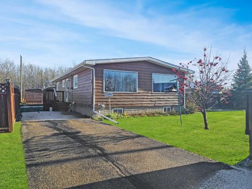 411 4 St E, Mclennan, AB, T0H2L0 | Card Image