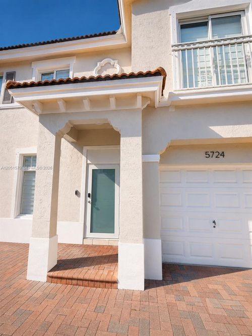 5724-5724 Nw 112th Pl, Doral, FL, 33178-3850 | Card Image