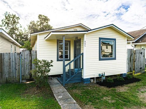 805 Avenue A, Westwego, LA, 70094-4229 | Card Image