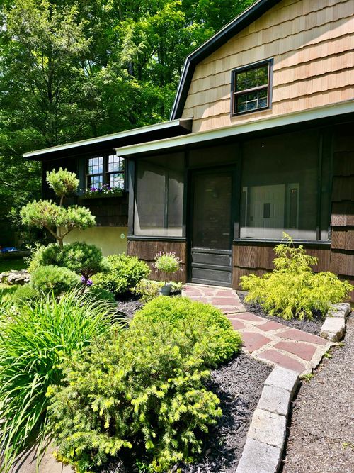 687 Sprout Brook Rd, Putnam Valley, NY, 10579-1812 | Card Image