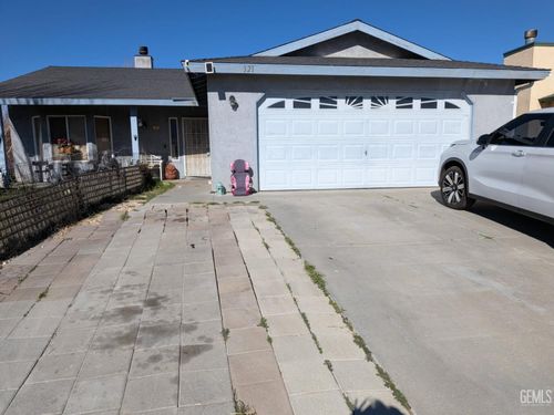 321 Holly Dr, Tehachapi, CA, 93561-1848 | Card Image