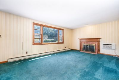 195 Edgewood Circle, House other with 3 bedrooms, 1 bathrooms and 4 parking in Southington CT | Image 3