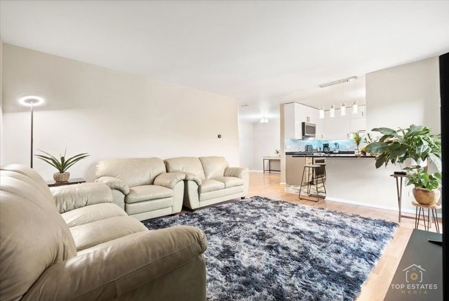 APT-209 - 1550 Sandpebble Dr, Condo with 2 bedrooms, 2 bathrooms and null parking in Wheeling IL | Image 9