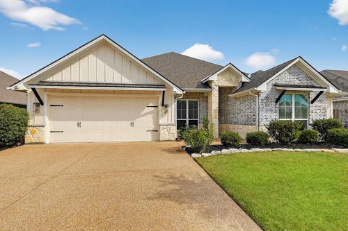 4207 Downton Abbey Ave, College Station, TX, 77845-7497 | Card Image