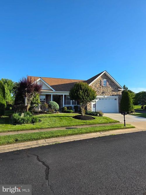 3805 Blowing Leaf Pl, DUMFRIES, VA, 22025-3608 | Card Image