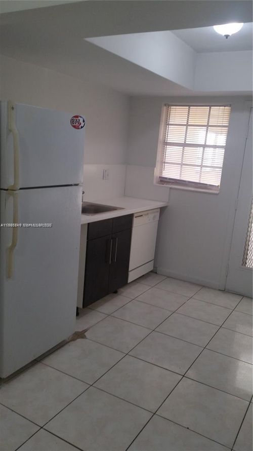 apt-27-11840 Ne 19th Dr, North Miami, FL, 33181-2848 | Card Image