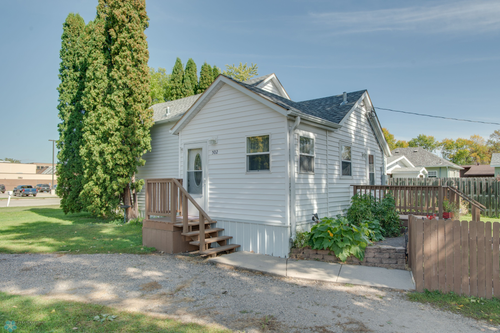 502 3rd St Se, Barnesville, MN, 56514-3808 | Card Image