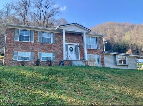 682 Hamner Ave Ne, Norton, VA, 24273-1126 | Card Image