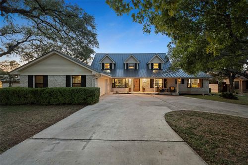 56 Woodcreek Dr, Wimberley, TX, 78676-3340 | Card Image