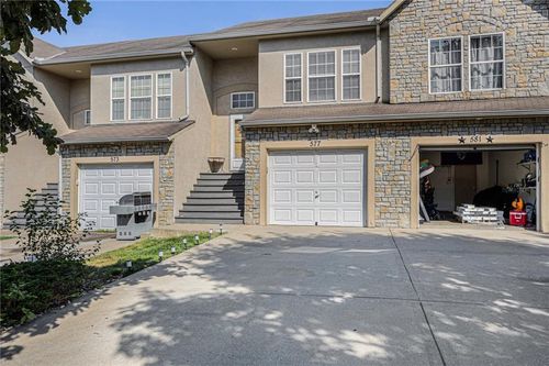 577 Woodson Ln, Gardner, KS, 66030-8400 | Card Image