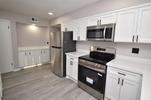 16587 El Camino Real, Houston, TX, 77062-5722 | Card Image