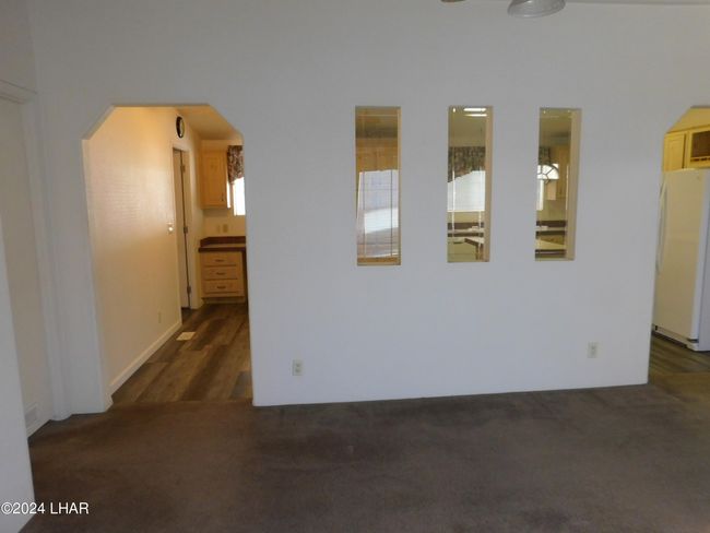 Living room to kitchen | Image 19