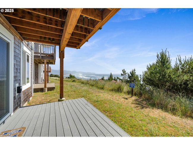 5285 Capes Loop, House attached with 3 bedrooms, 3 bathrooms and 1 parking in Tillamook OR | Image 20