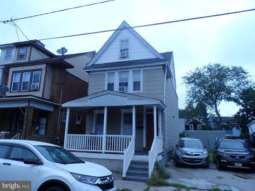 818 Quinton Ave, Trenton, NJ, 08629-2402 | Card Image