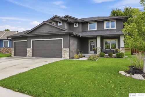 8001 N 166th St, Bennington, NE, 68007-2855 | Card Image