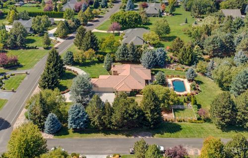 2554 W Sugar Crest Dr, Eagle, ID, 83616-6758 | Card Image