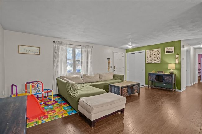 Living Room | Image 5